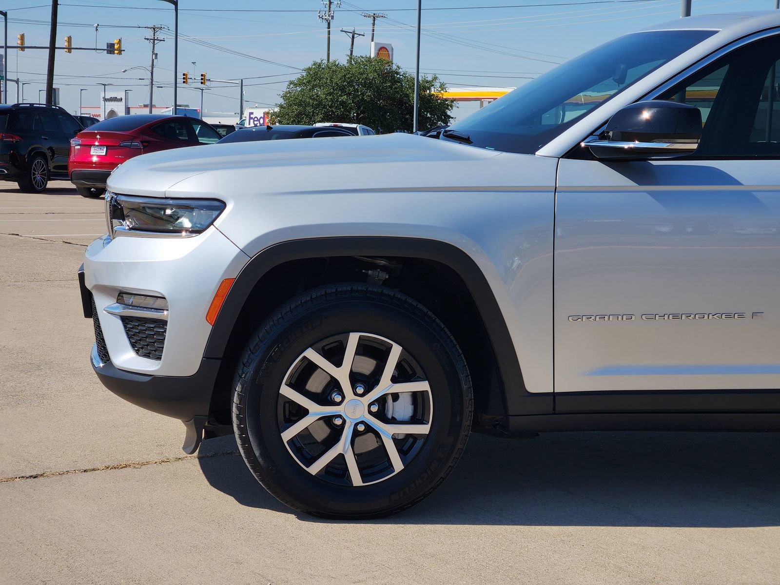 Used 2025 Jeep Grand Cherokee Limited image 11