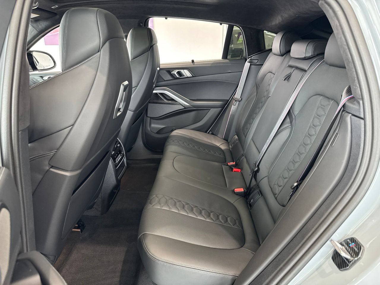 Used 2025 BMW X6 M Competition w/ Executive Package AWD/4WD image 40