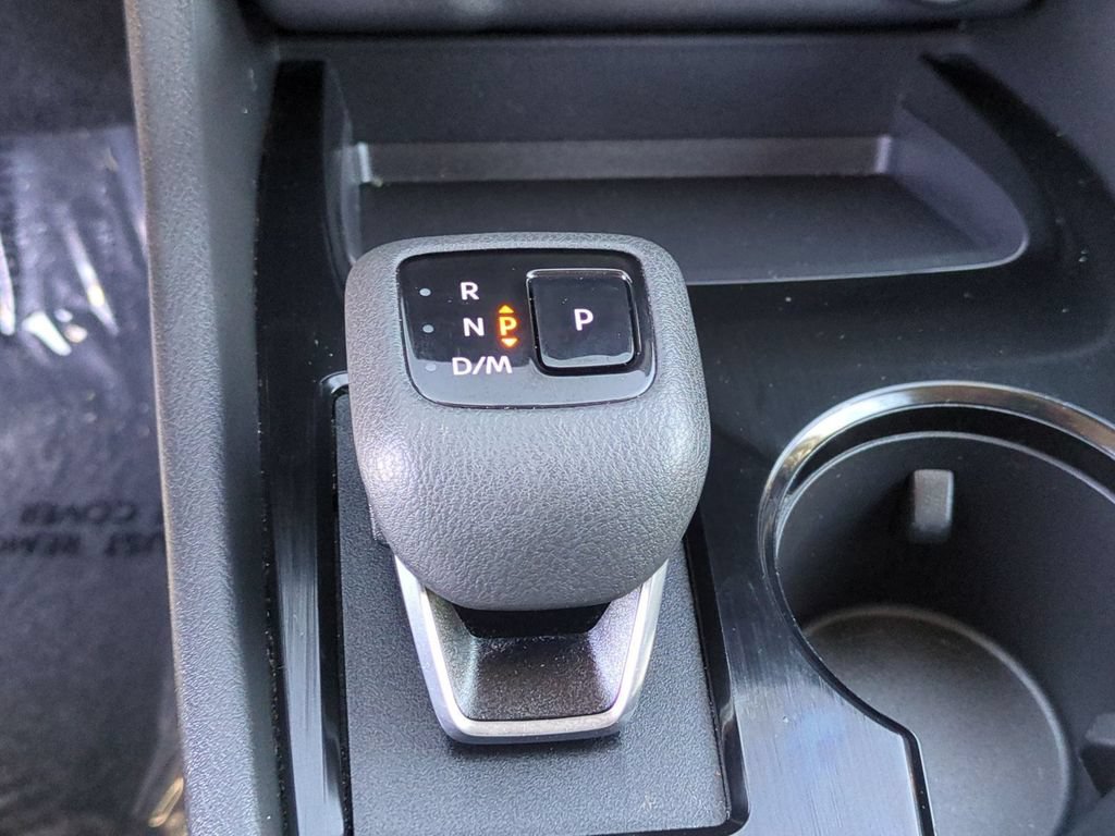 Used 2025 Nissan Rogue SV FWD image 19