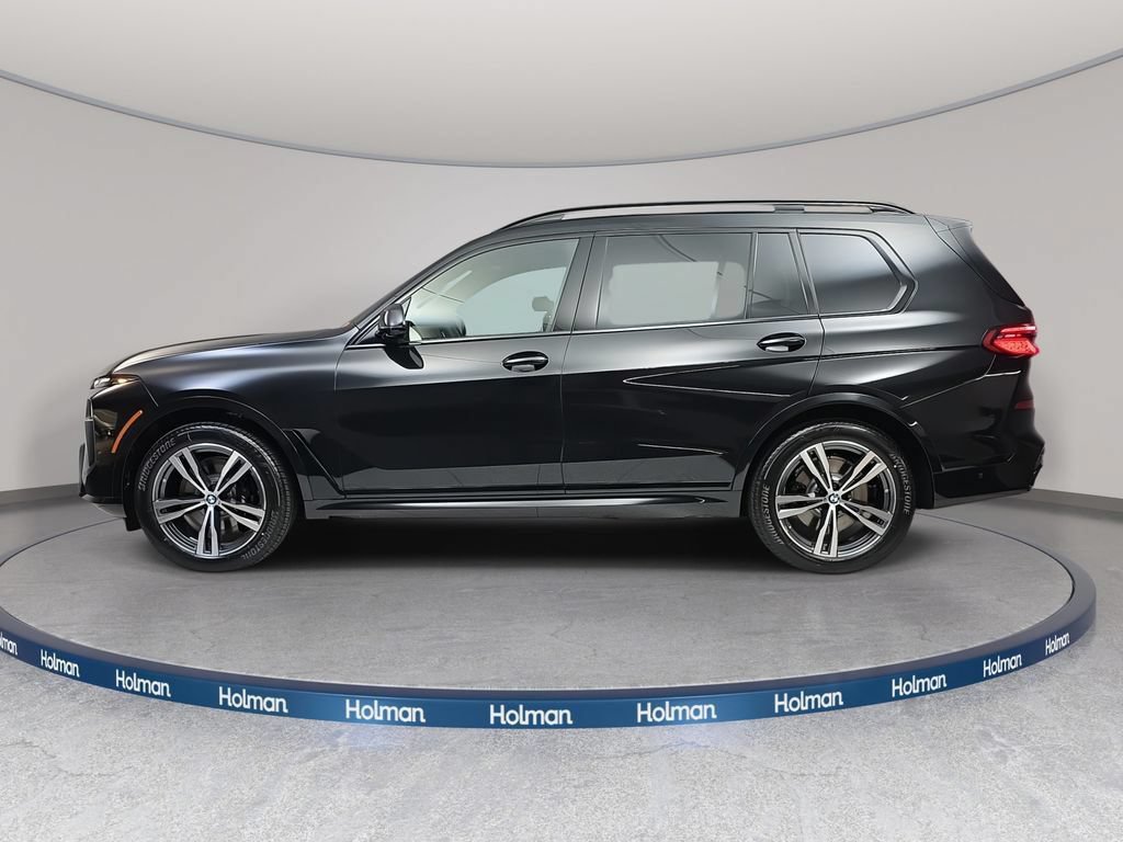 Used 2026 BMW X7 xDrive40i w/ M Sport Package AWD/4WD image 2