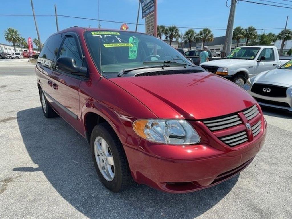 Used 2006 Dodge Caravan SXT w/ Popular Equipment Group I