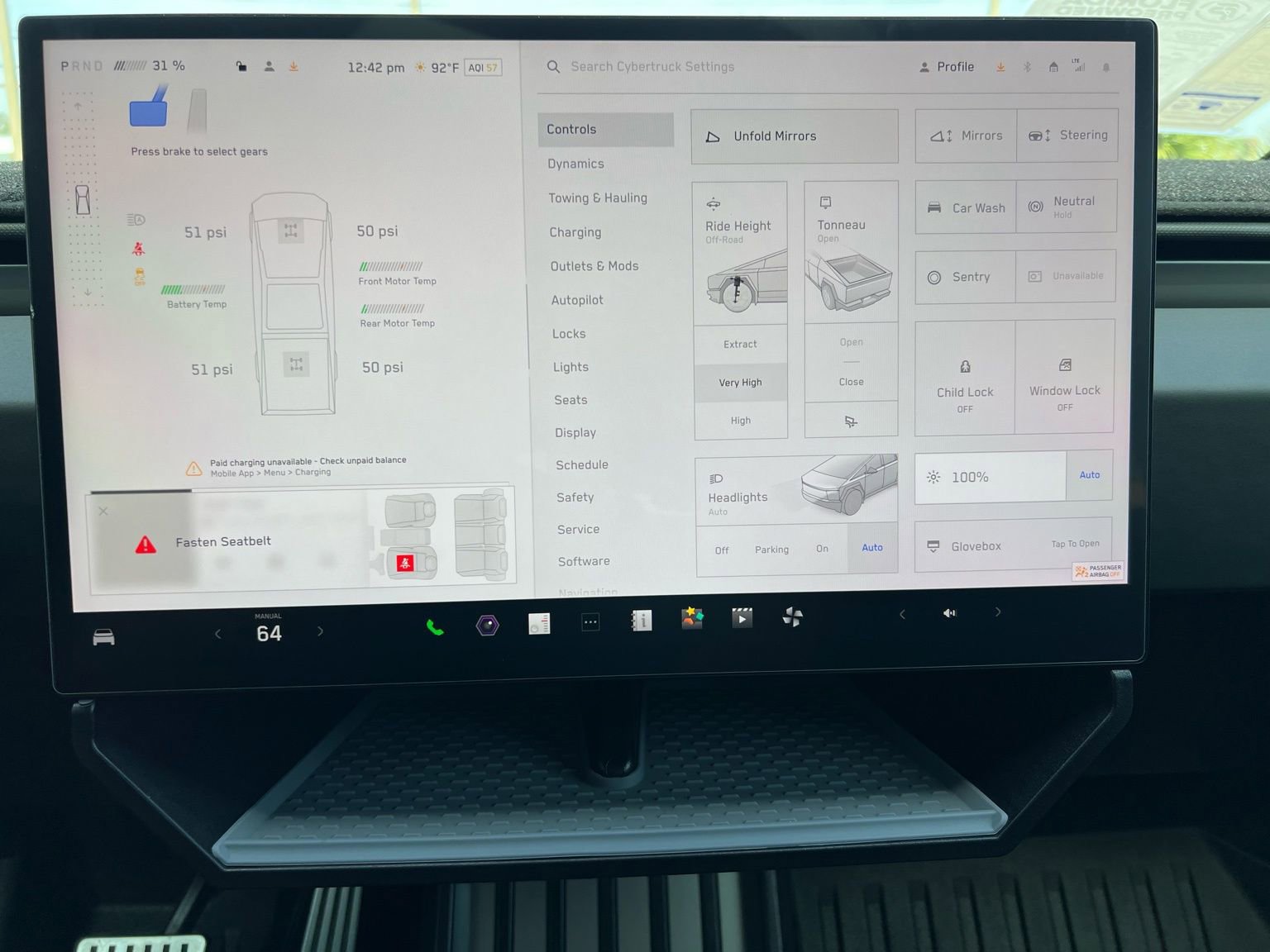 Used 2024 Tesla Cybertruck AWD Crew Cab image 39