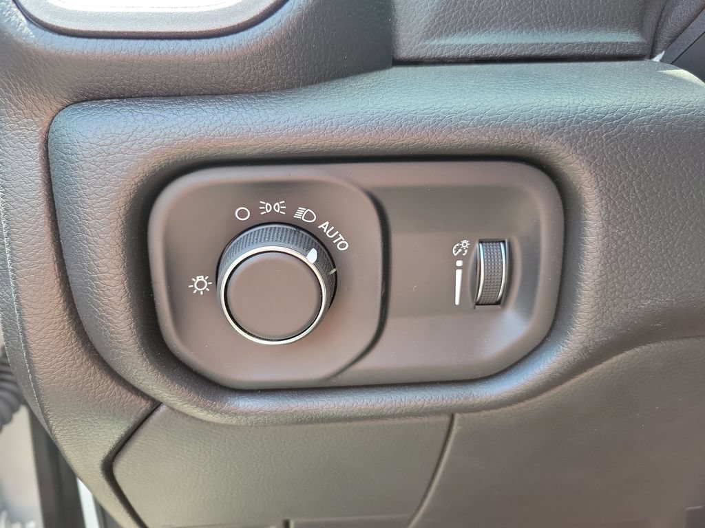New 2024 RAM 5500 Tradesman AWD/4WD image 11