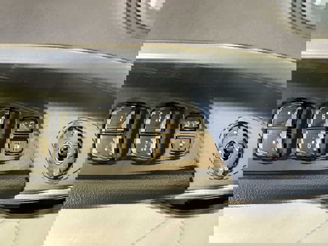 Used 2017 Hyundai Santa Fe Sport w/ 2.4L Value Package 06 image 16