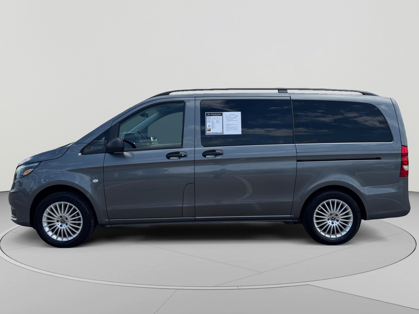 Used 2023 Mercedes-Benz Metris Passenger image 2