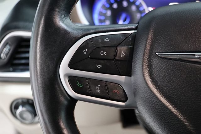 Used 2017 Chrysler Pacifica Touring-L Plus w/ Advanced Safetytec Group FWD image 16