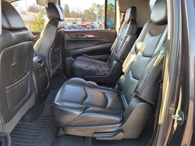 Used 2016 Cadillac Escalade ESV Luxury image 12