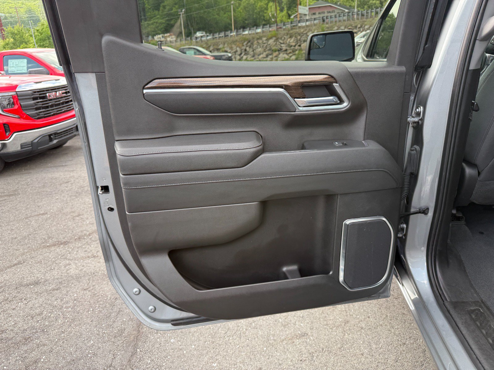 Used 2023 Chevrolet Silverado 1500 LT AWD/4WD image 17