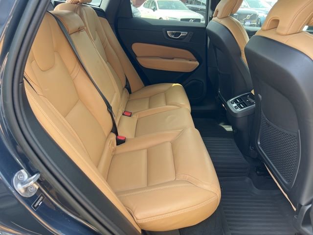 Certified 2023 Volvo XC60 B6 Ultimate w/ Protection Package Premier image 21