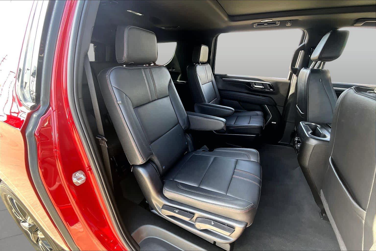 Certified 2025 Chevrolet Suburban RST w/ Comfort Package RWD image 38