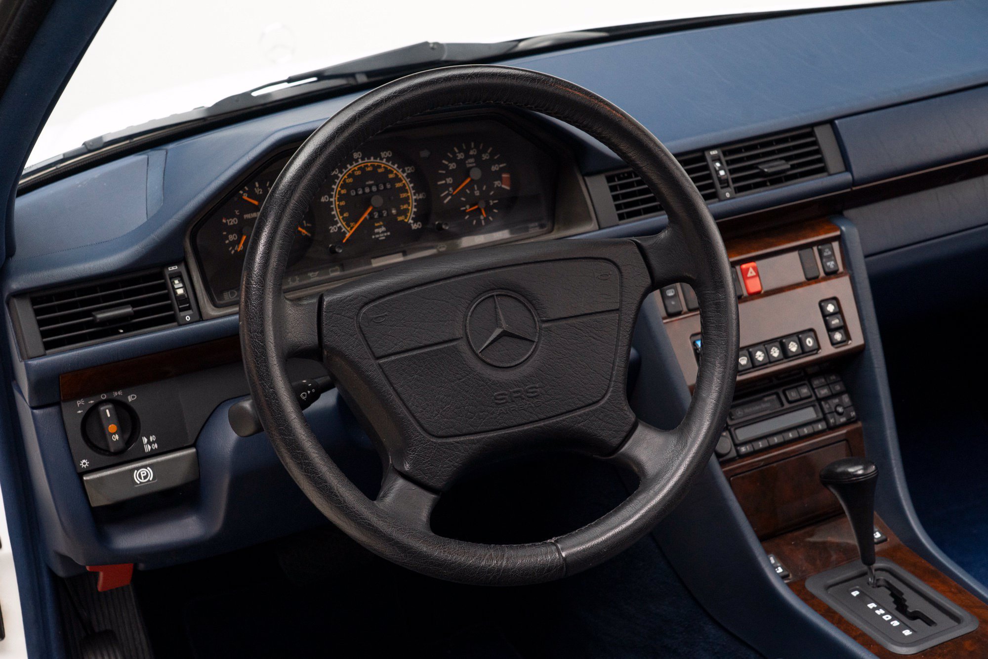 Used 1995 Mercedes-Benz E 320 Convertible image 33