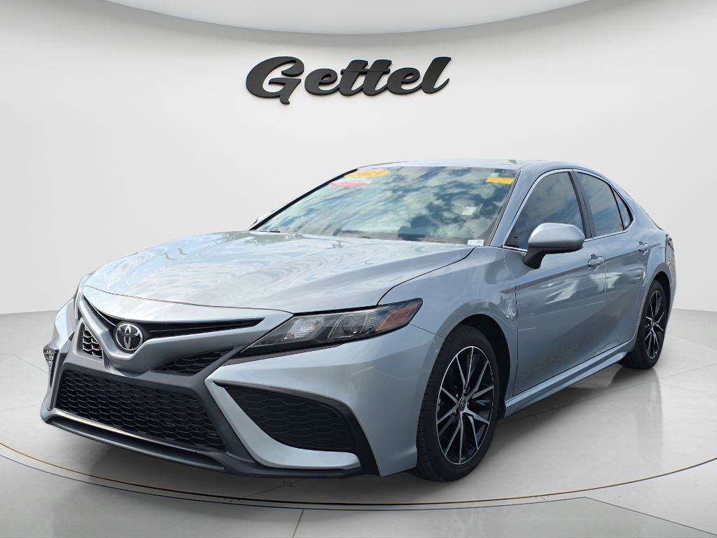 Used 2021 Toyota Camry SE FWD image 1