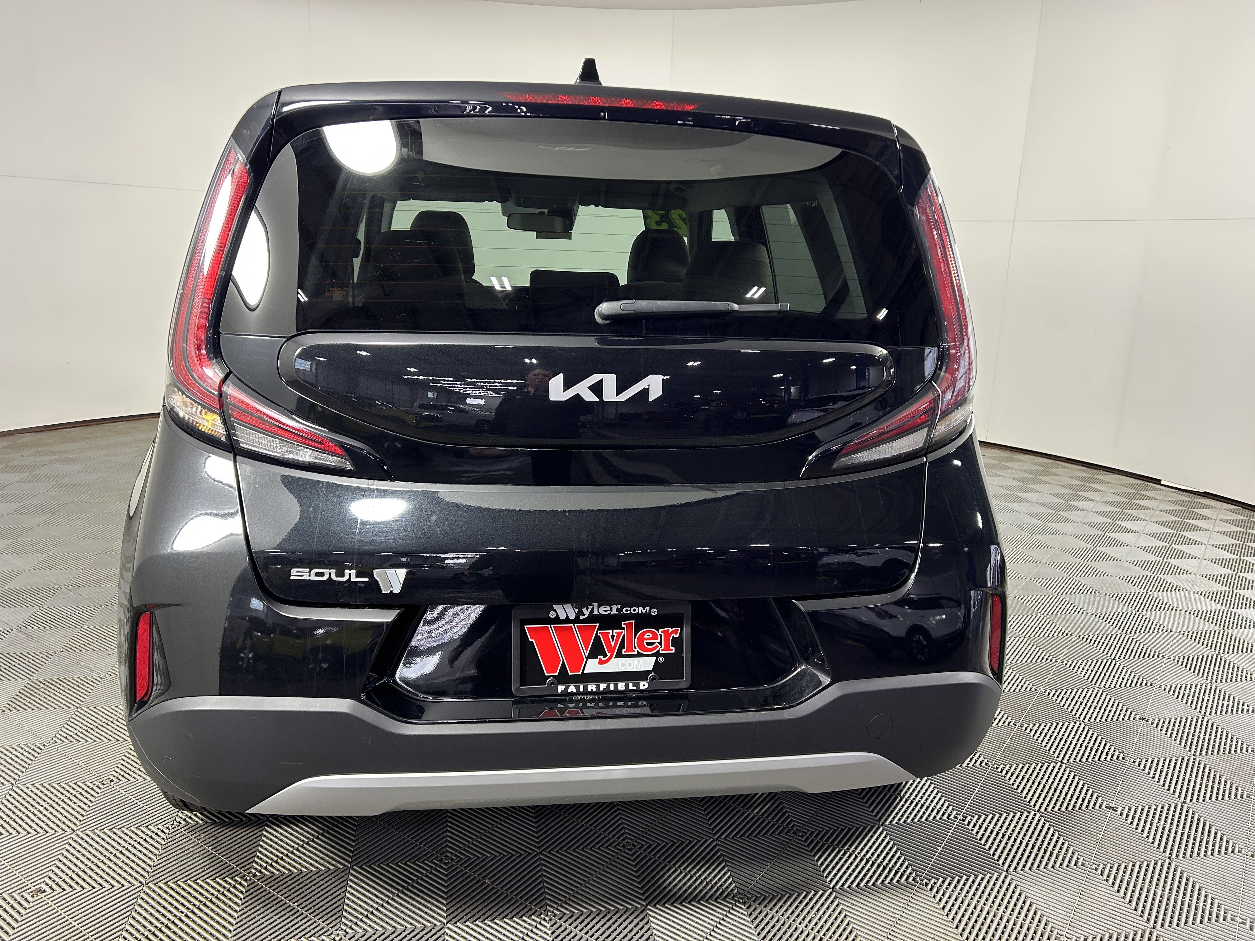 Certified 2023 Kia Soul LX w/ LX Technology Package image 5