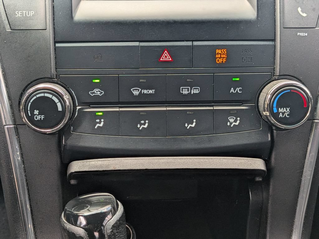 Used 2016 Toyota Camry SE FWD image 20