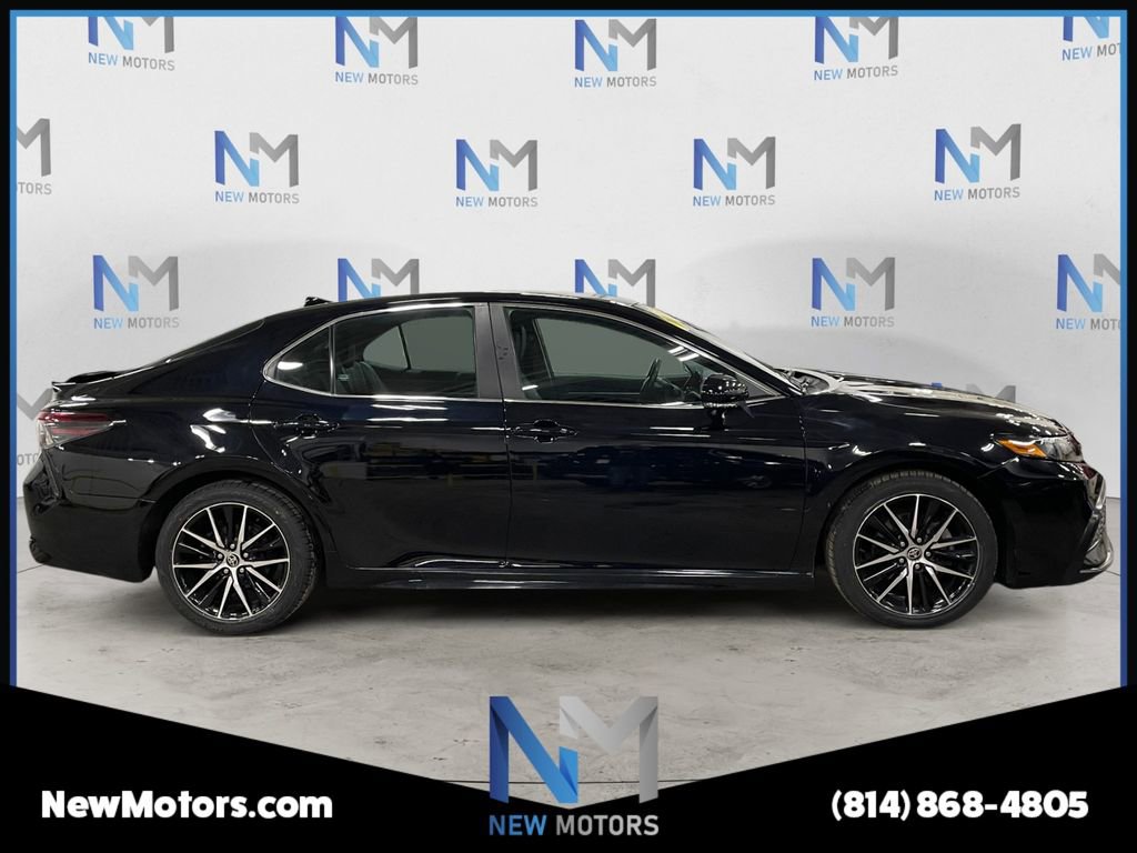 Used 2022 Toyota Camry SE w/ Cold Weather Package AWD/4WD image 6