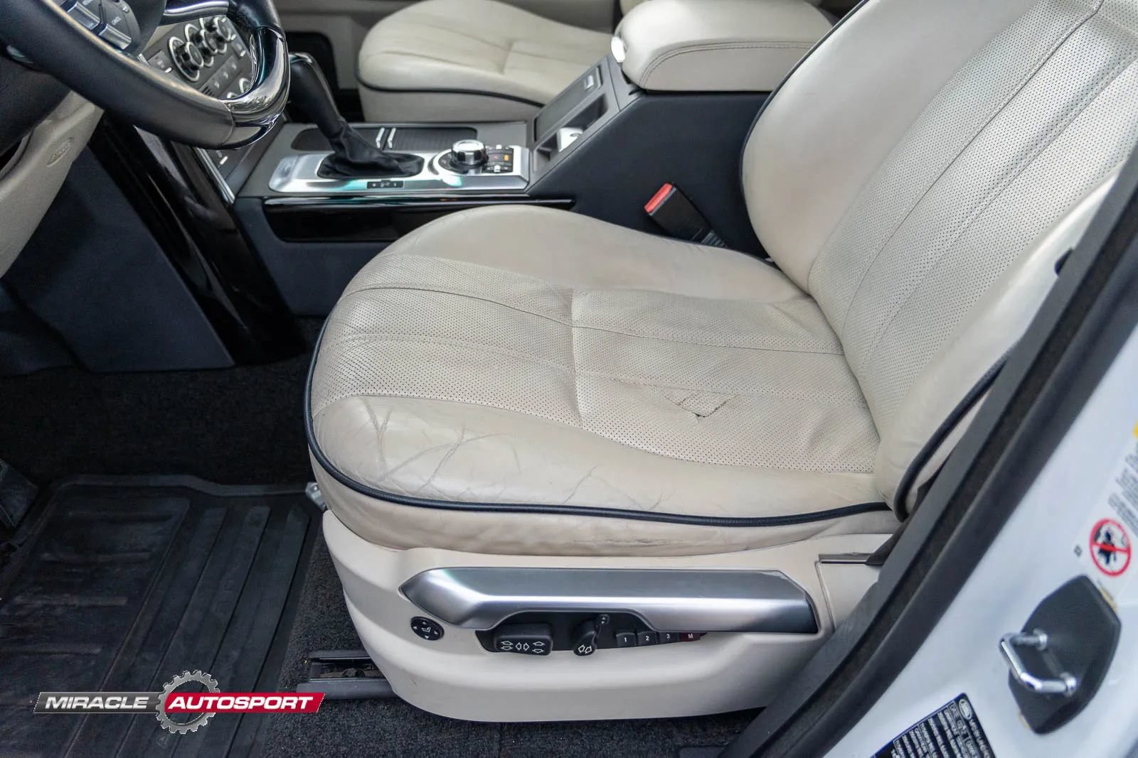 Used 2012 Land Rover Range Rover Supercharged AWD/4WD image 16