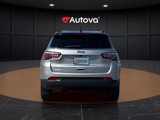 Used 2020 Jeep Compass Latitude w/ Cold Weather Group AWD/4WD image 4