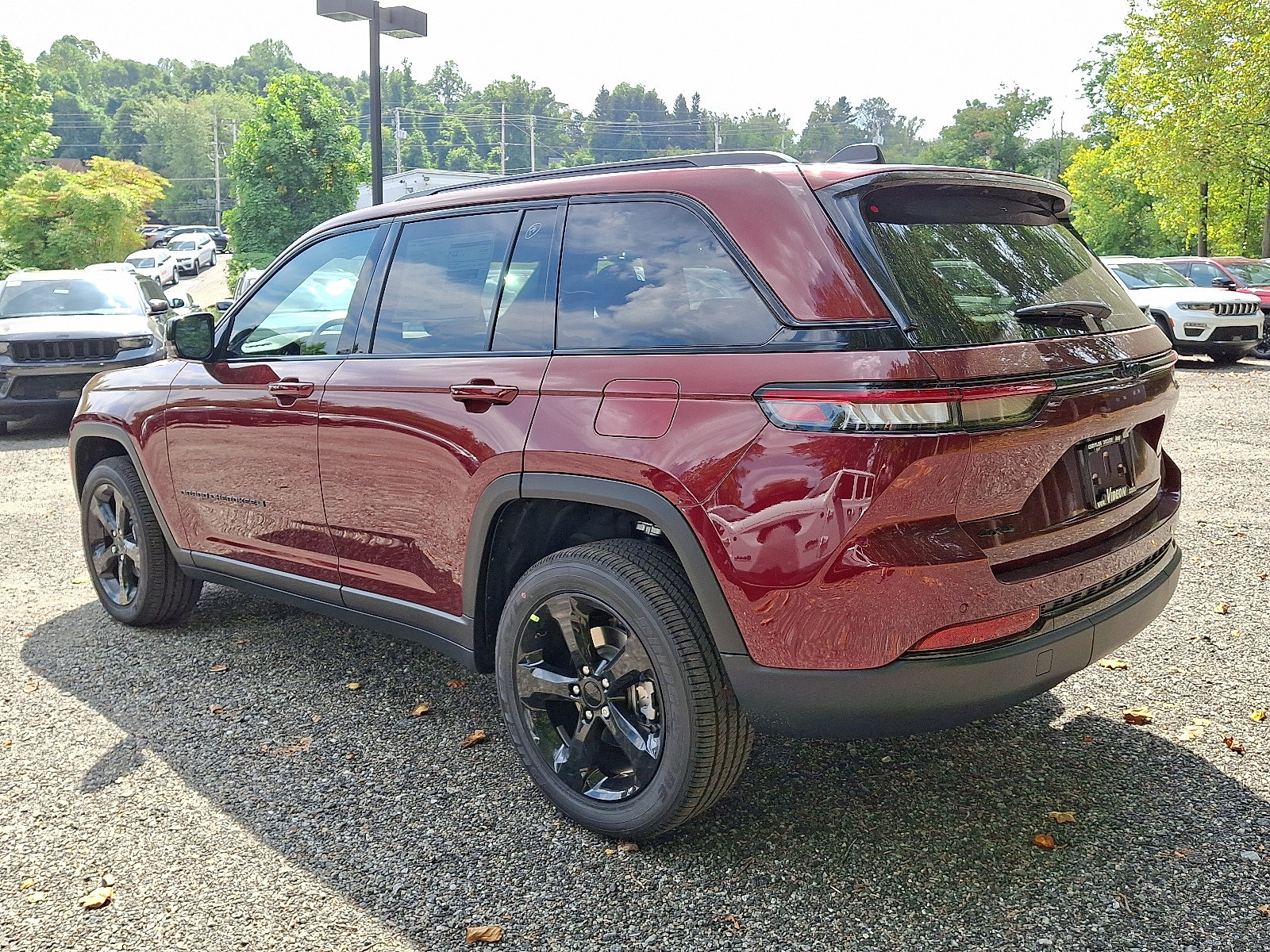New 2025 Jeep Grand Cherokee Altitude AWD/4WD image 3
