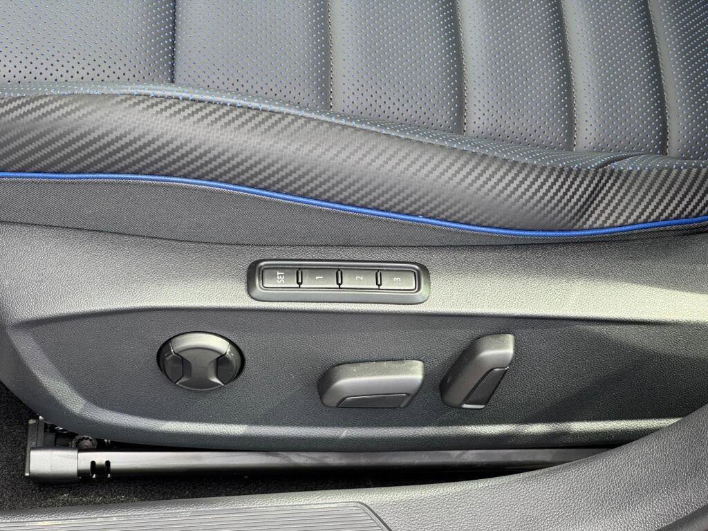 Used 2026 Volkswagen Golf 2.0T image 7