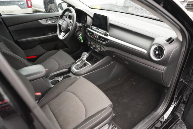 Used 2022 Kia Forte LXS image 17