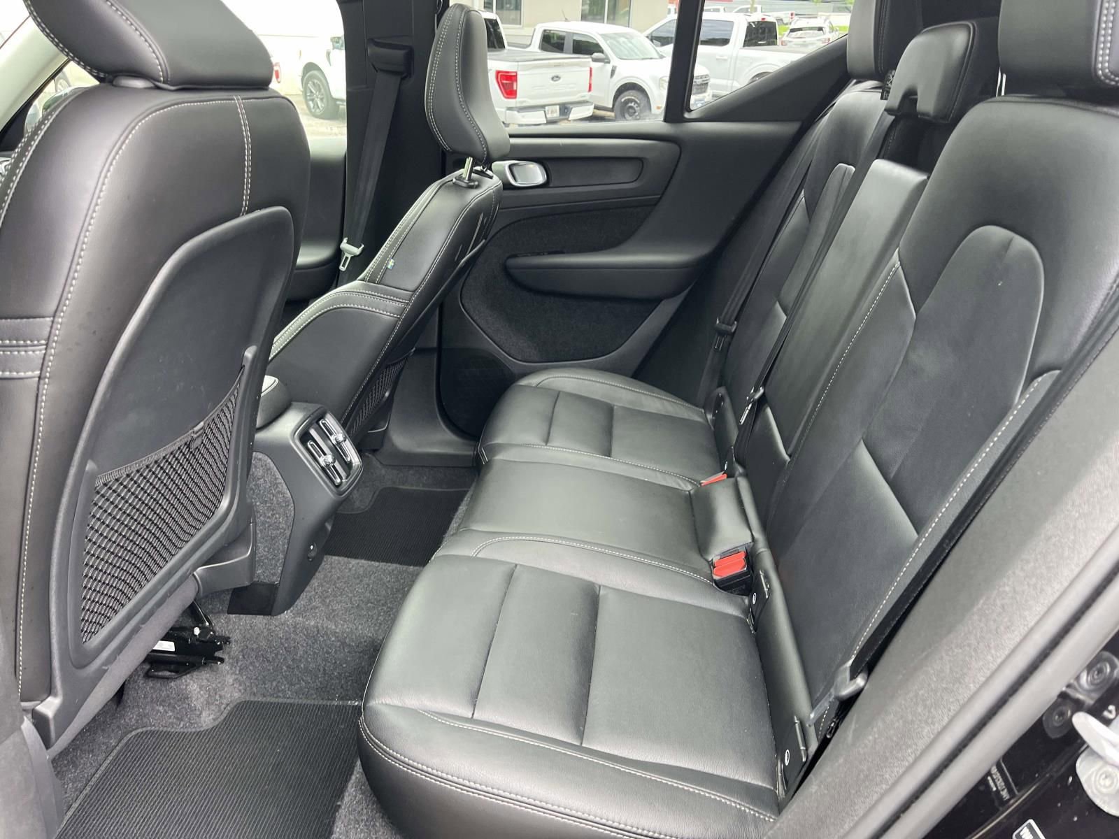 Used 2025 Volvo XC40 B5 Plus AWD/4WD image 13