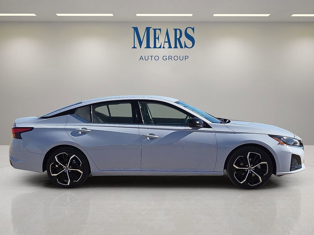 Used 2024 Nissan Altima 2.5 SR image 6