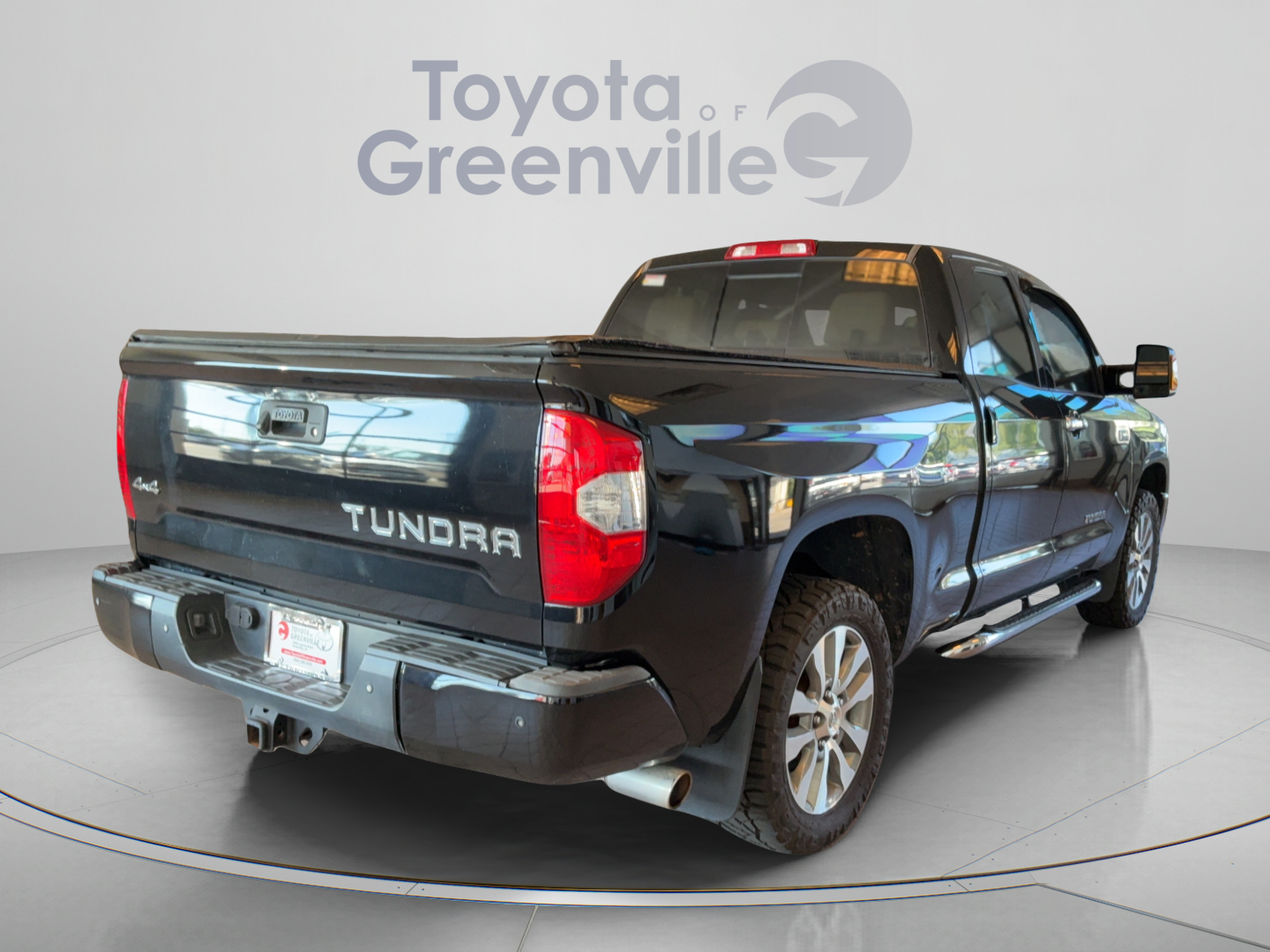 Used 2017 Toyota Tundra Limited w/ Limited Premium Package AWD/4WD image 6
