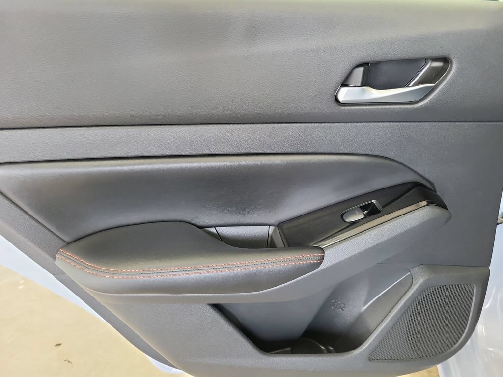 Used 2024 Nissan Altima 2.5 SR FWD image 15