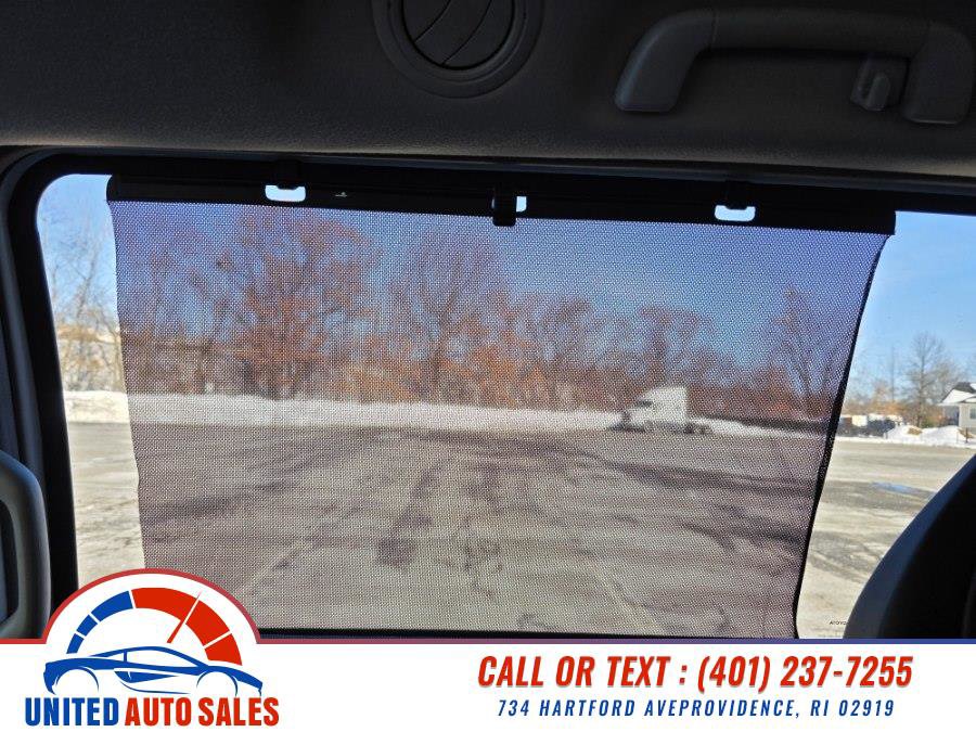 Used 2013 Toyota Sienna XLE w/ Entertainment Pkg image 20