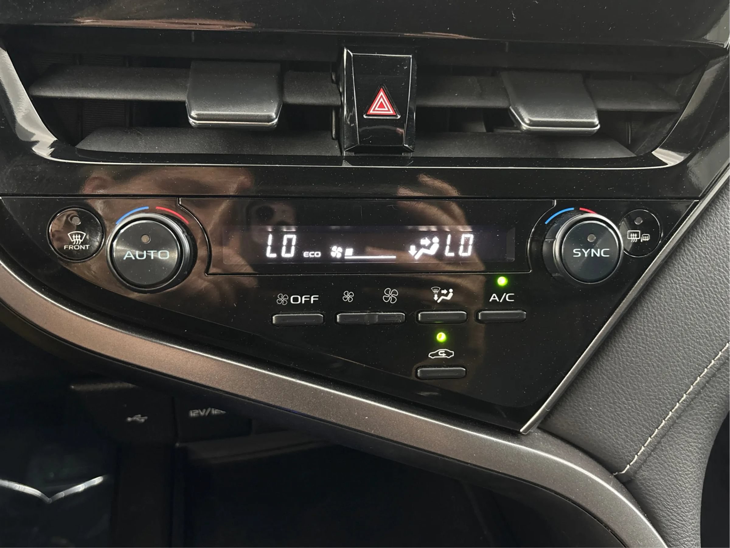 Used 2024 Toyota Camry SE FWD image 35
