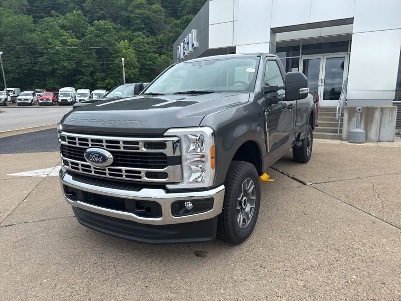 New 2025 Ford F350 XLT image 3