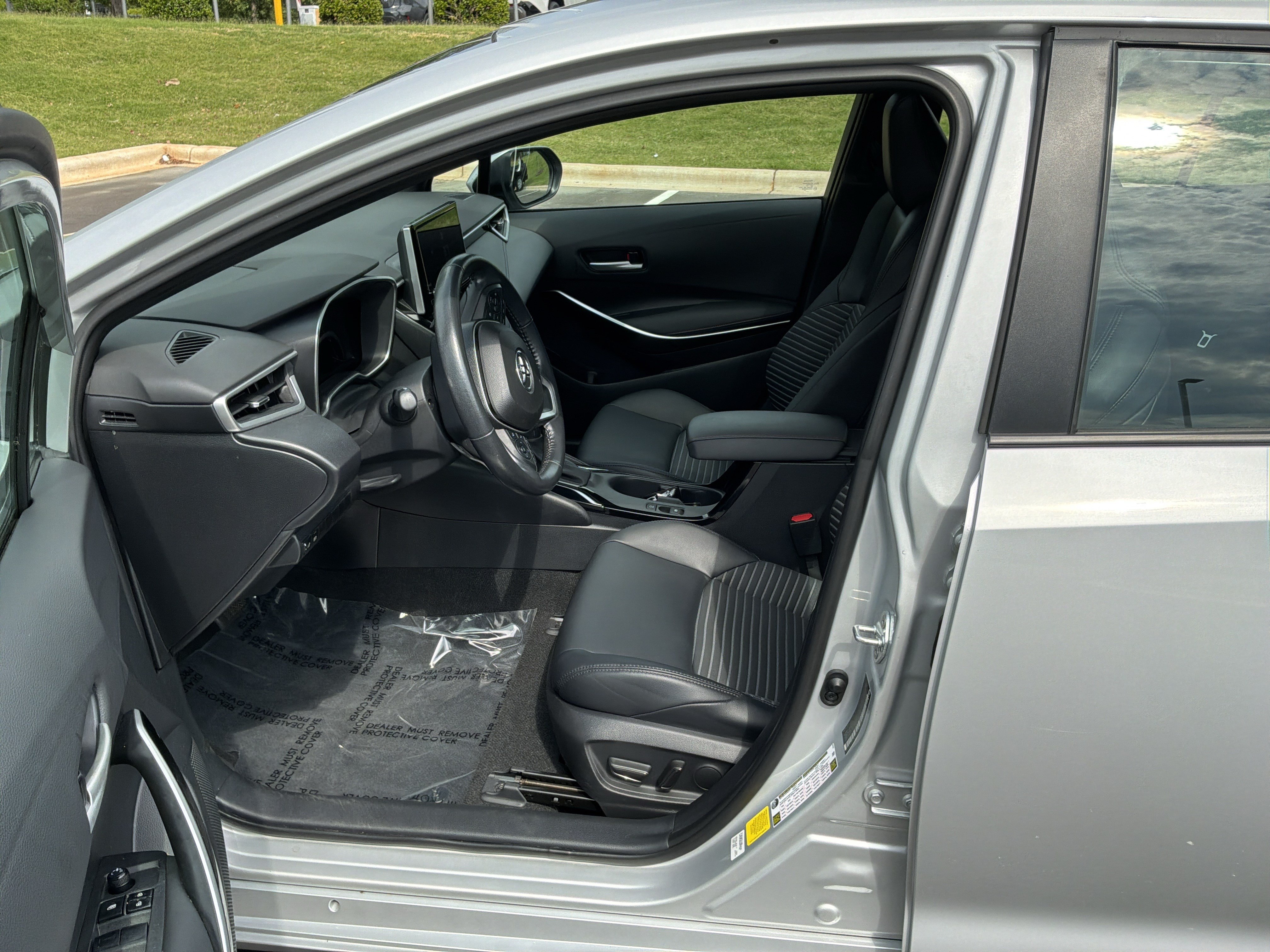 Used 2023 Toyota Corolla XSE FWD image 16