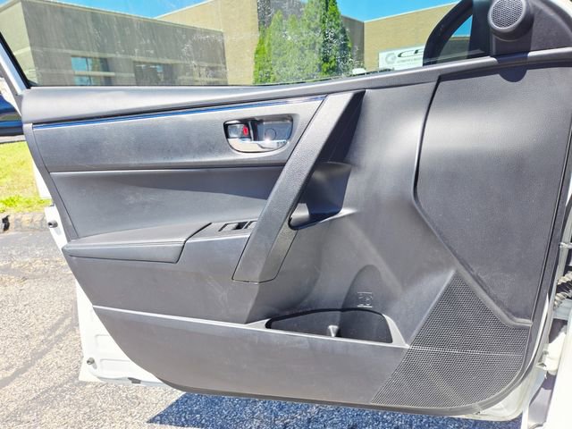 Used 2017 Toyota Corolla SE image 29