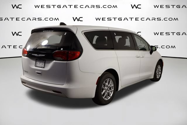 Used 2023 Chrysler Voyager LX FWD image 42