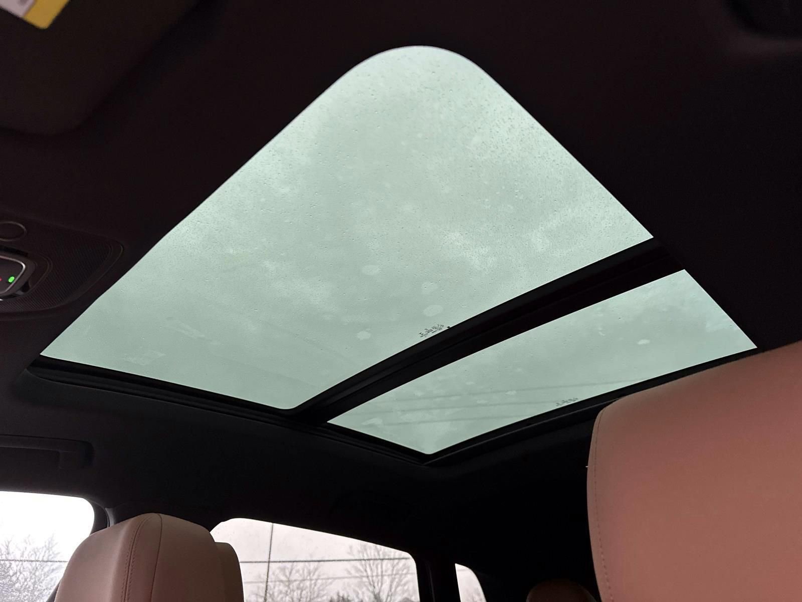 Used 2022 Audi e-tron Premium Plus image 26