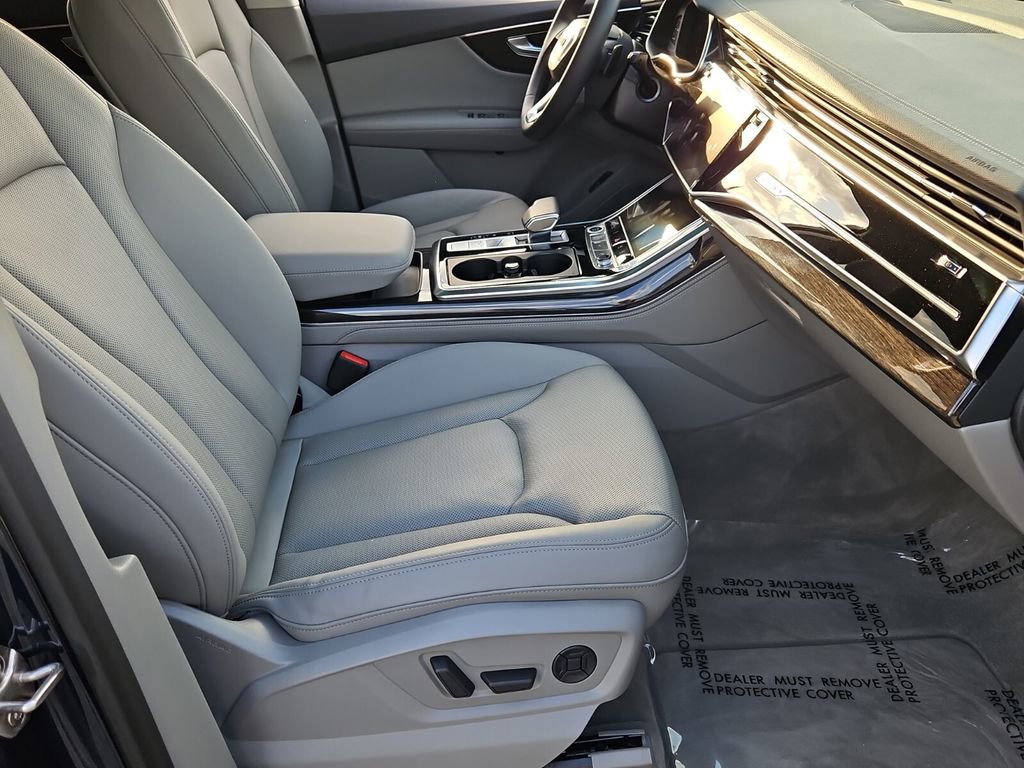 Used 2023 Audi Q7 3.0T Prestige w/ Prestige Package image 19
