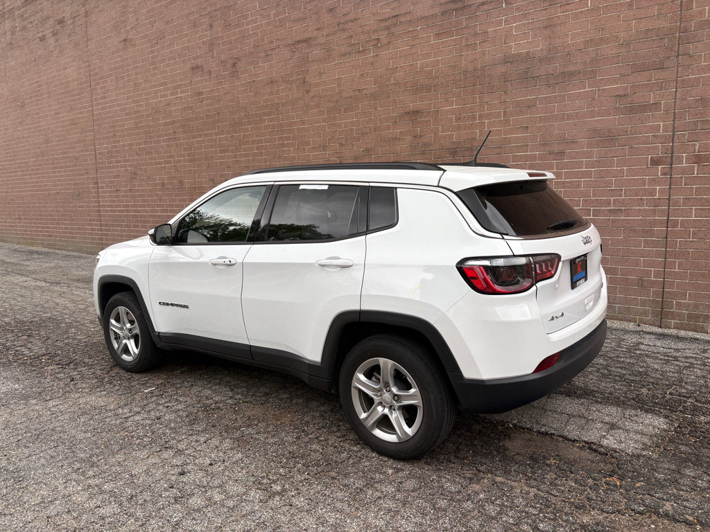 Used 2024 Jeep Compass Latitude AWD/4WD image 3