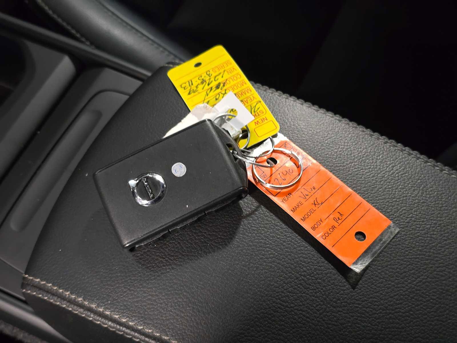 Used 2019 Volvo XC40 T5 Momentum image 36