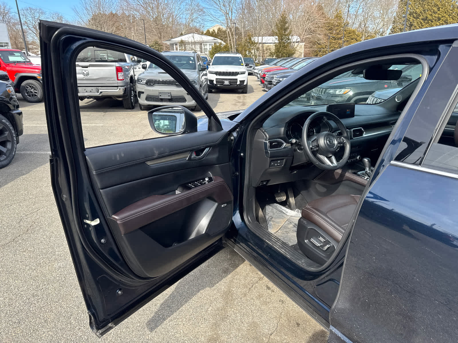 Used 2025 MAZDA CX-5 Signature image 10