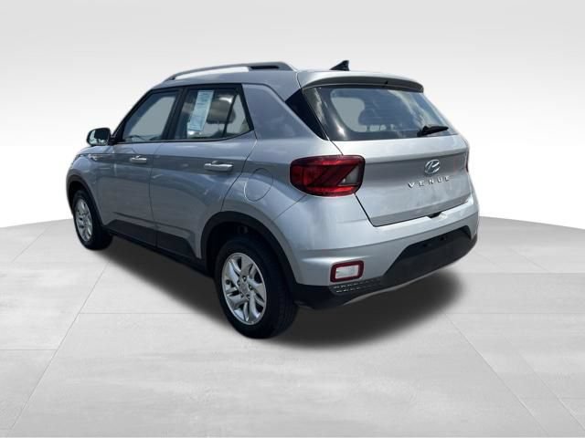 Used 2020 Hyundai Venue SEL w/ Convenience Package FWD image 5