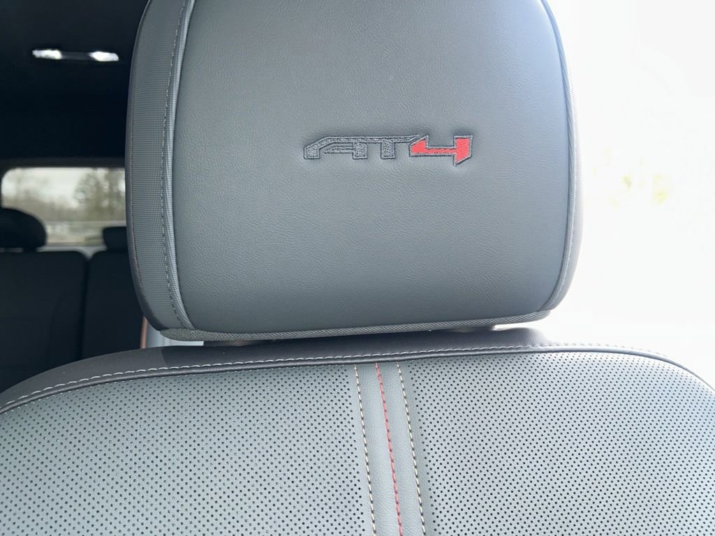 Used 2024 GMC Acadia AT4 w/ Luxury Package image 27