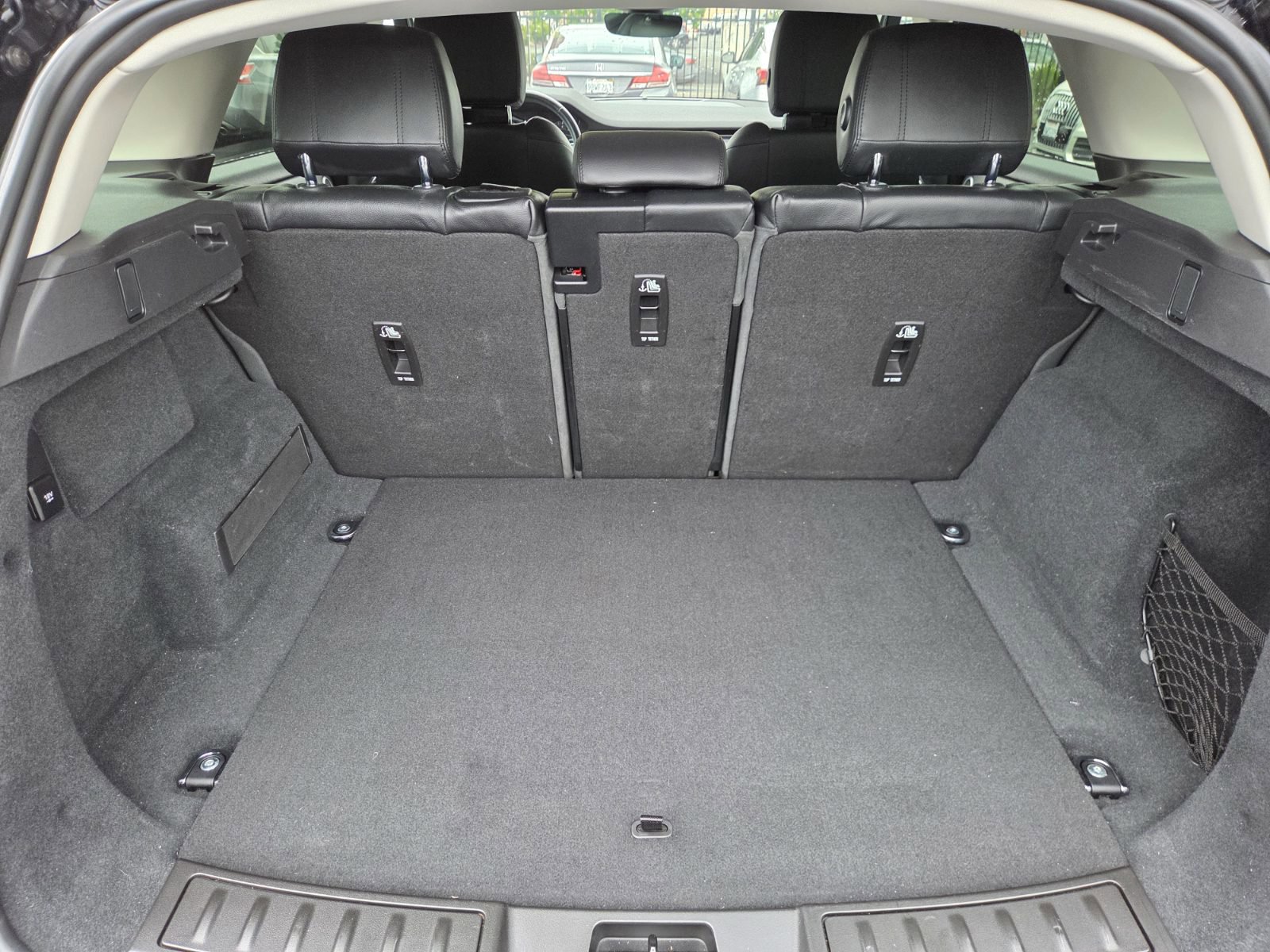 Used 2020 Land Rover Range Rover Evoque S image 12