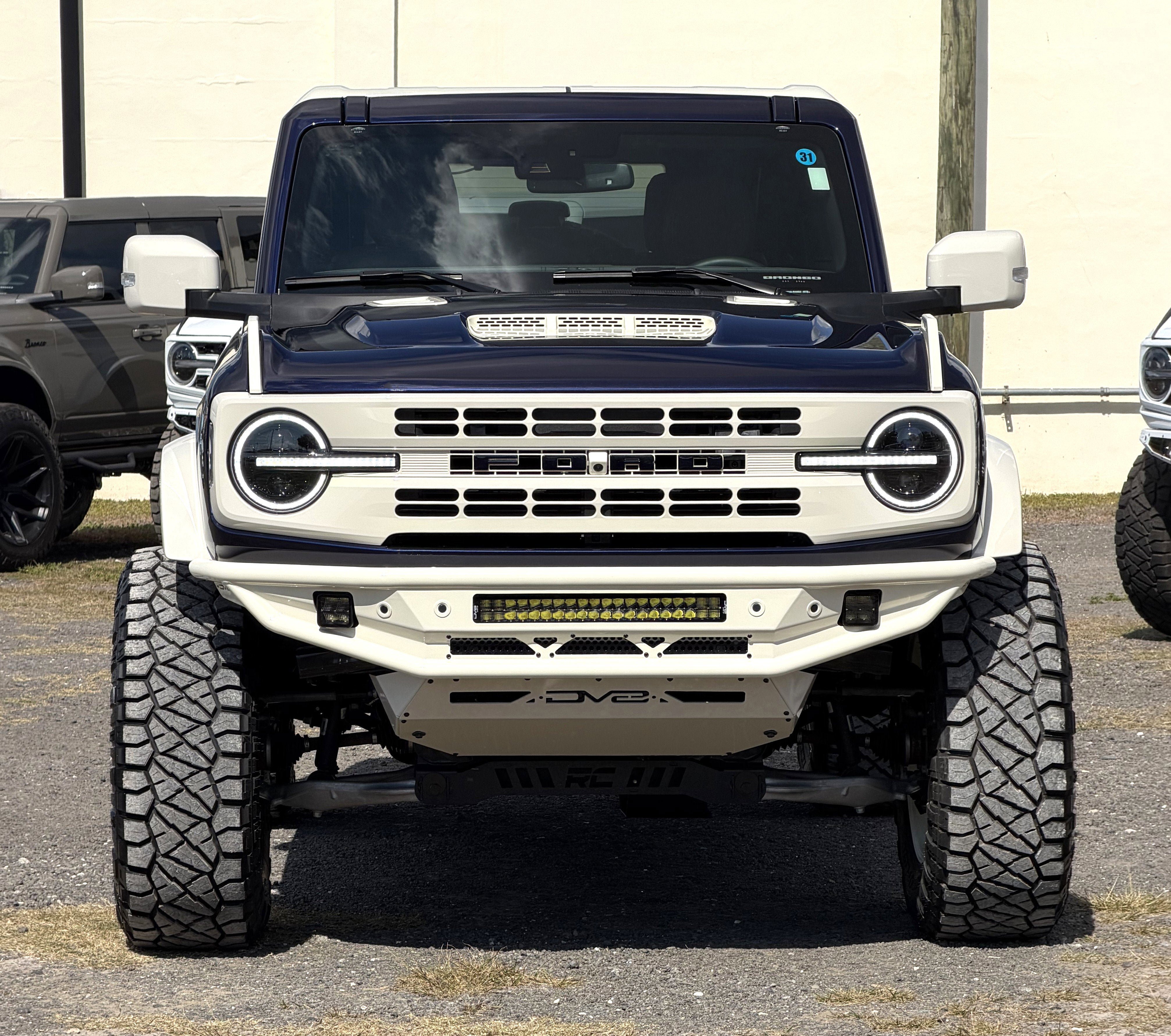 Used 2025 Ford Bronco Outer Banks AWD/4WD image 2