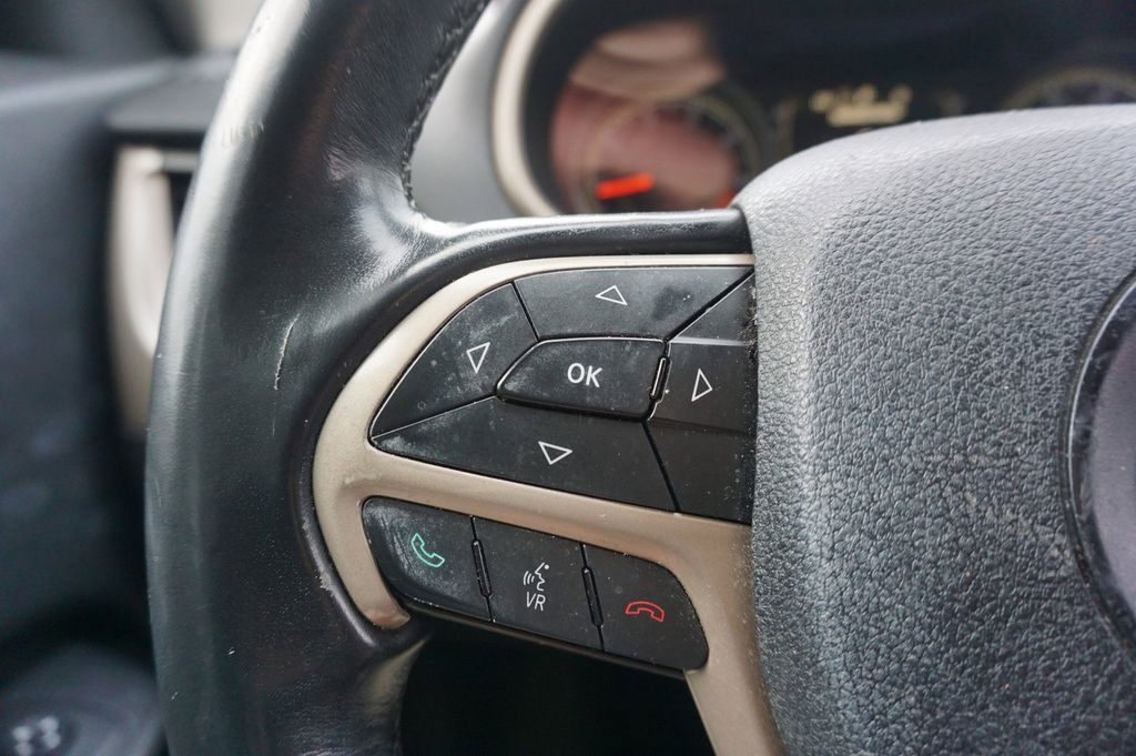 Used 2015 Jeep Cherokee Latitude AWD/4WD image 7