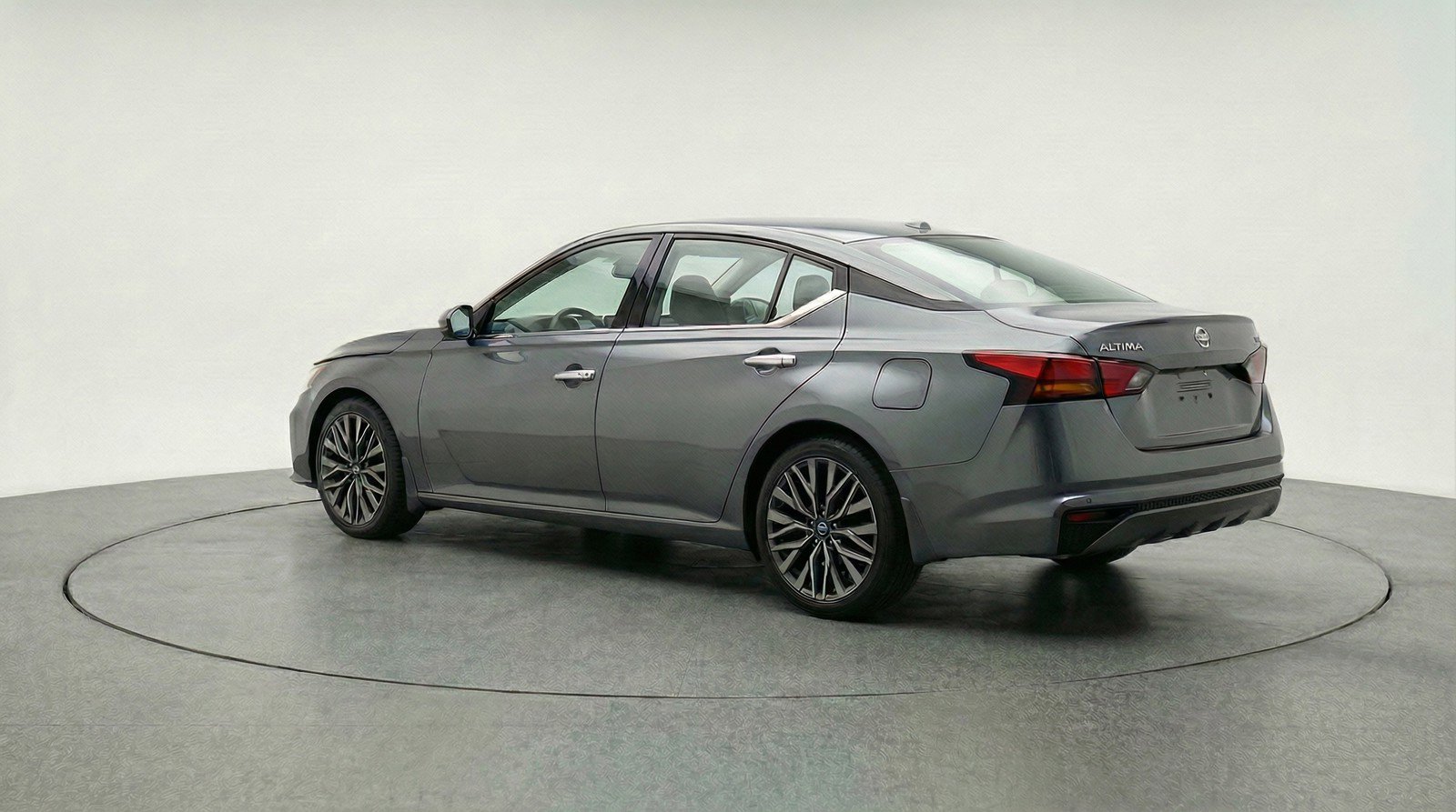 Used 2025 Nissan Altima 2.5 SV image 6