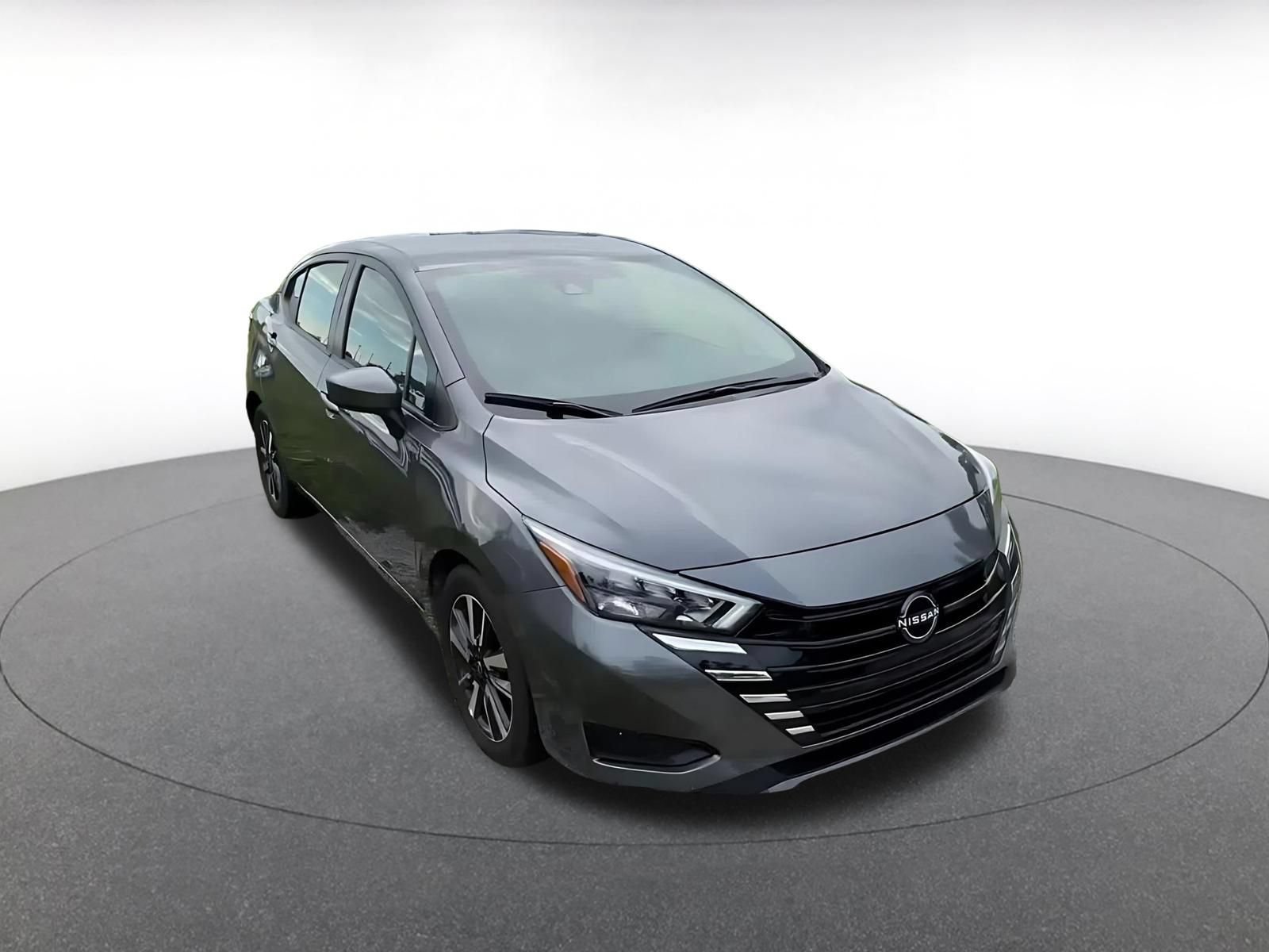 Used 2025 Nissan Versa SV FWD image 3
