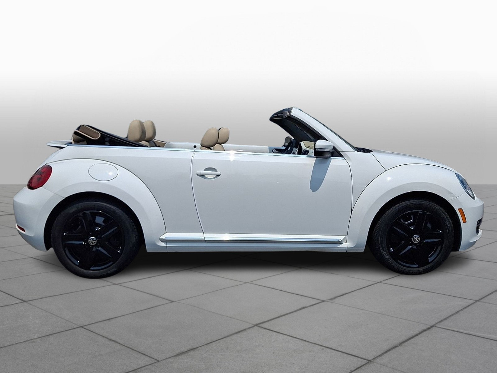 Used 2016 Volkswagen Beetle 1.8T S FWD image 8