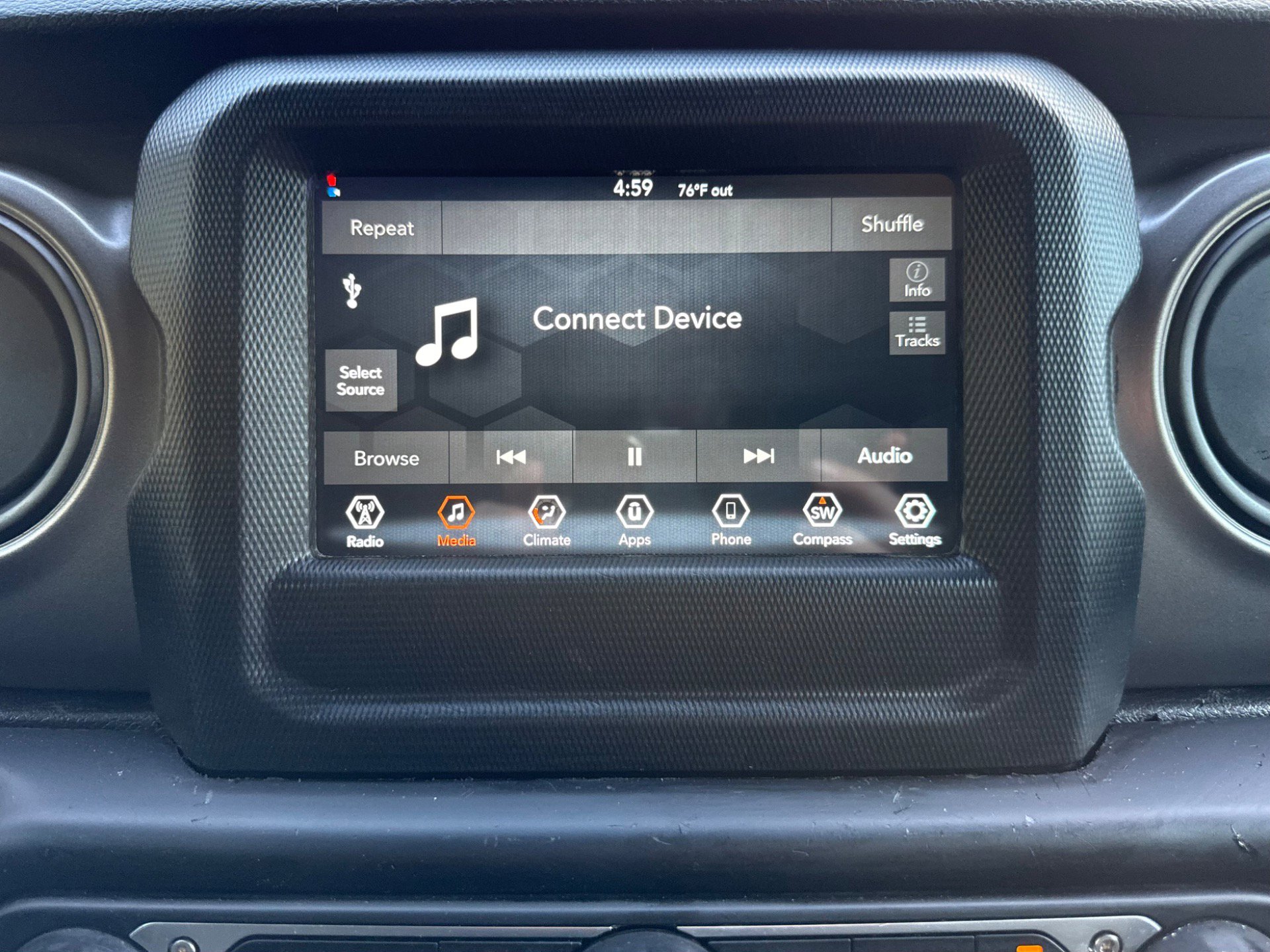 Used 2023 Jeep Gladiator Sport image 27