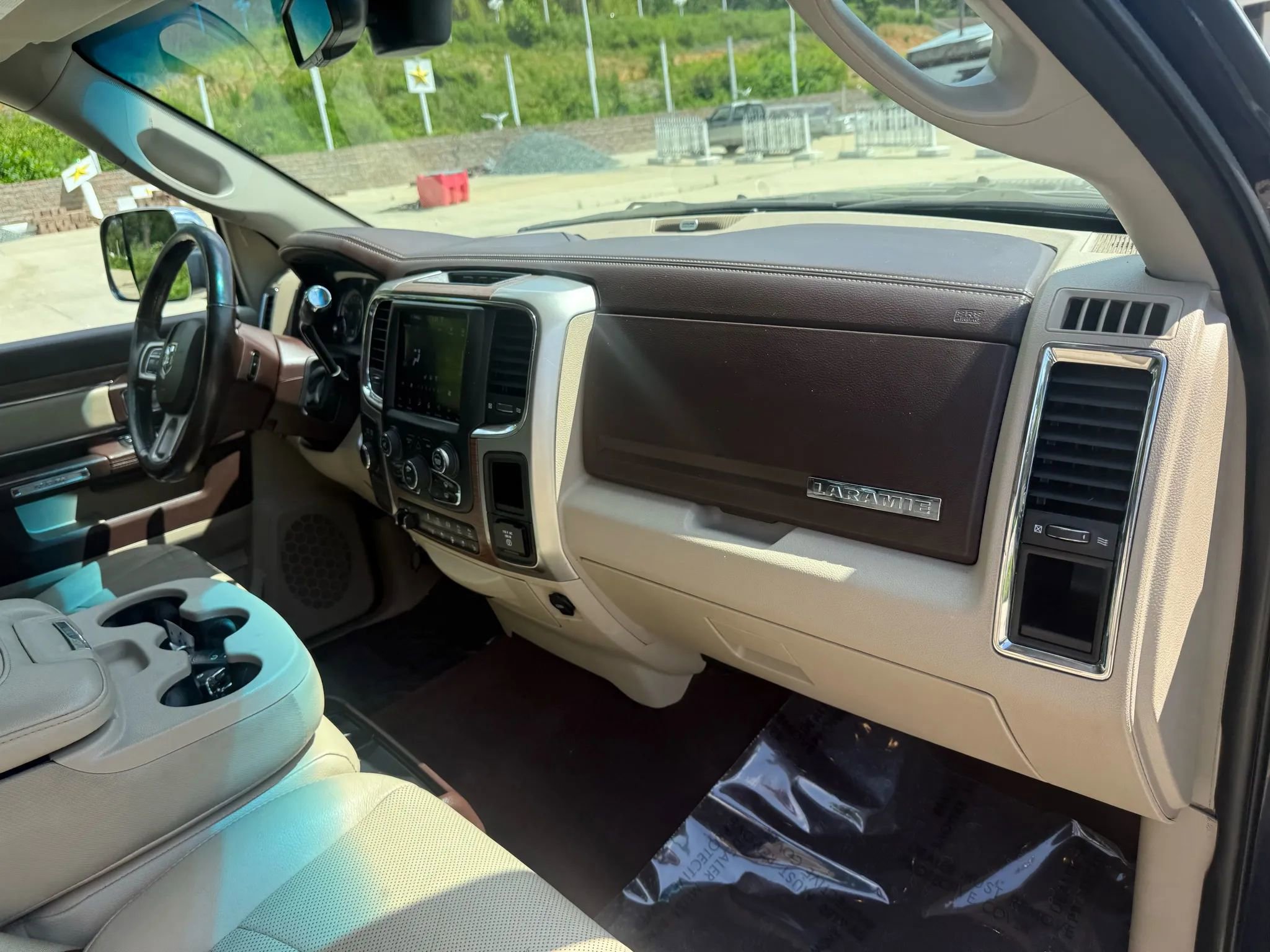 Used 2018 RAM 3500 Laramie image 15