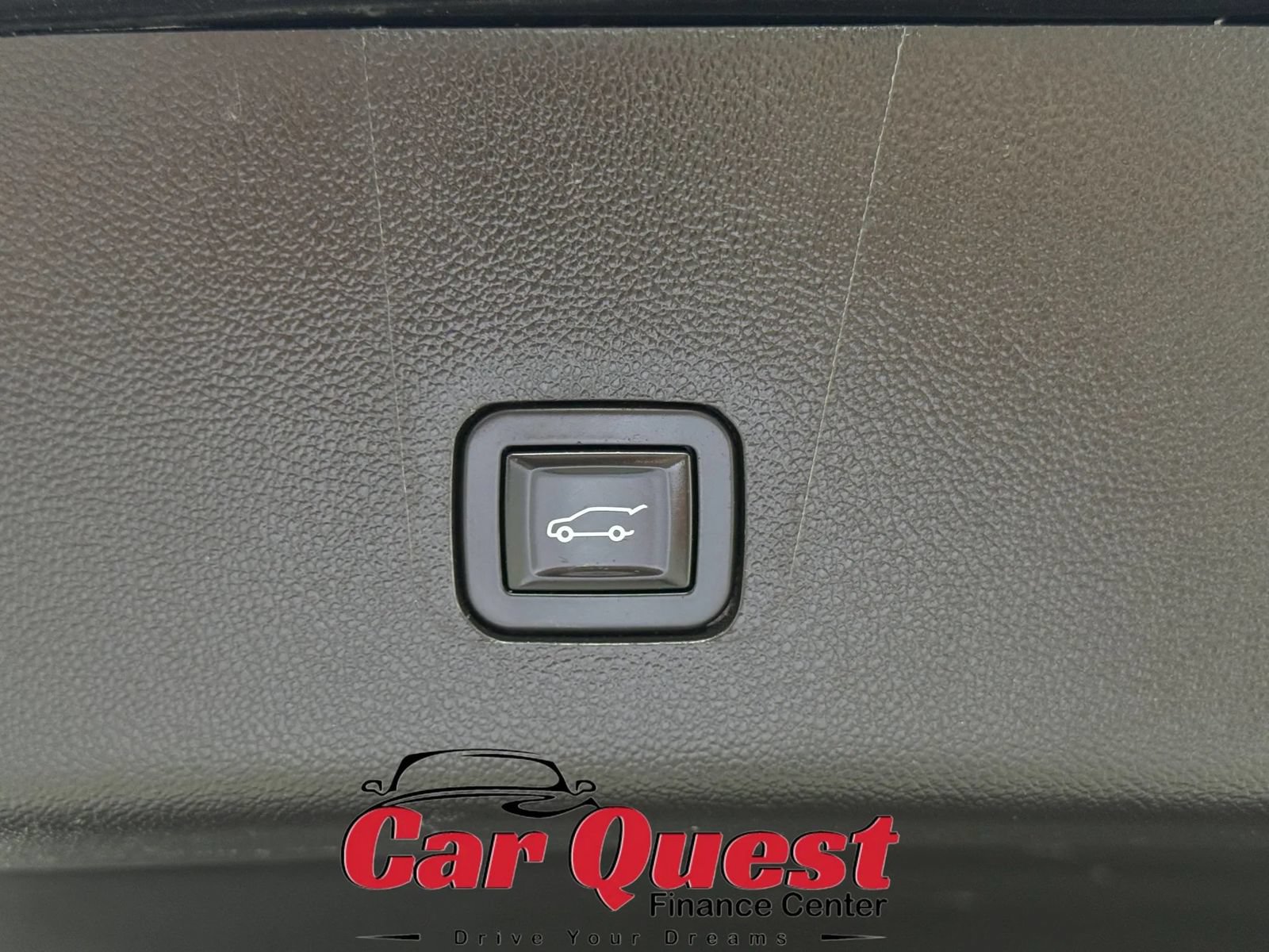 Used 2019 Chevrolet Traverse RS AWD/4WD image 16